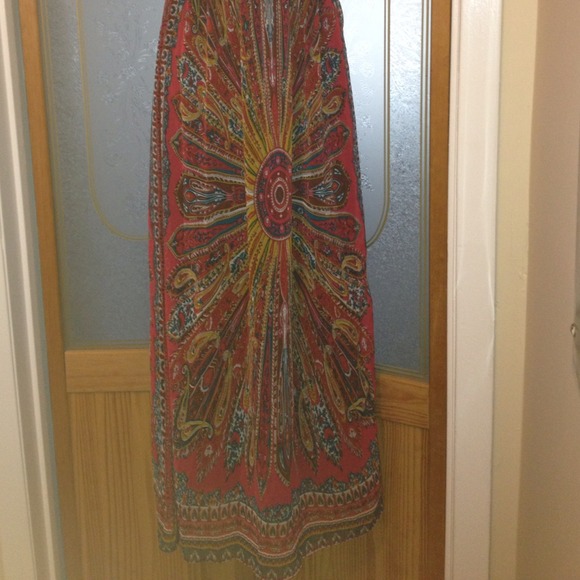 Gorgeous aztec print maxi dress.  small - Picture 3 of 3