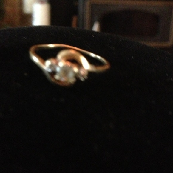 Very Old Antique  3 Diamond Ring