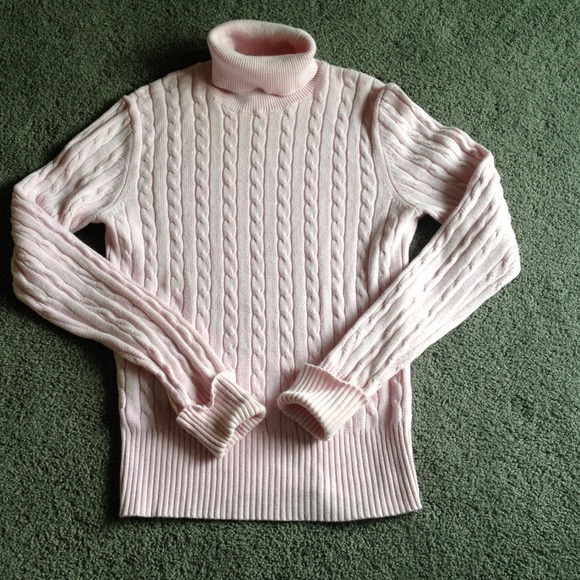 🔴Sold🔴Pale pink Gap turtleneck sweater