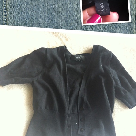Cute short cardigan ❌traded