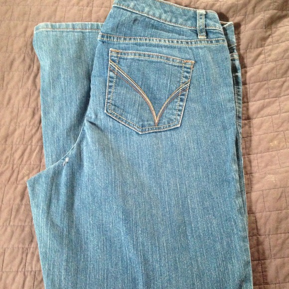 Venezia yellow square 2 average light wash jeans!