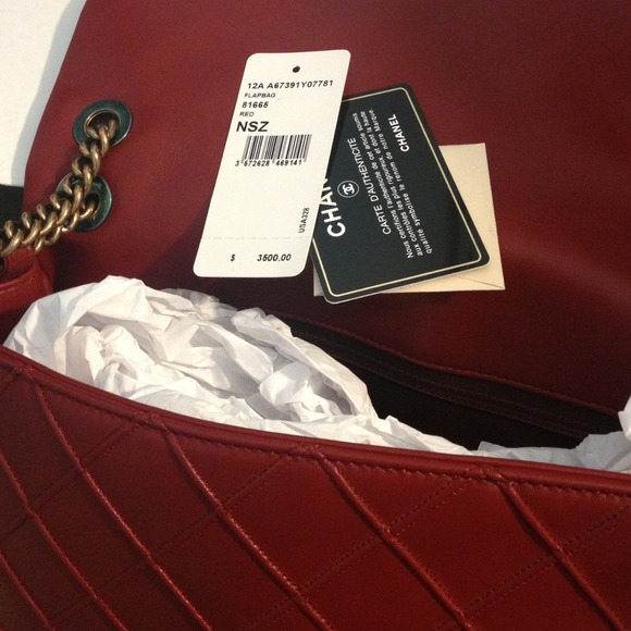 Red Chanel Flap bag - Picture 2 of 3
