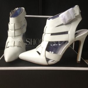 RESERVED Shoemint - Garbo White Leat