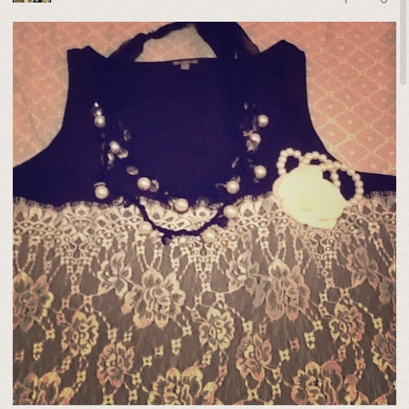 Bundle Vintage black top with lace