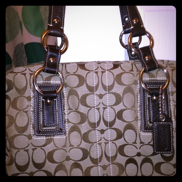 Medium coach bag in great condition