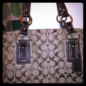 Medium coach bag in great condition