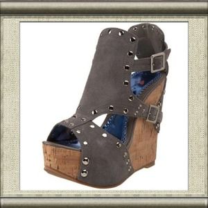 Gray luichiny wedges size 10