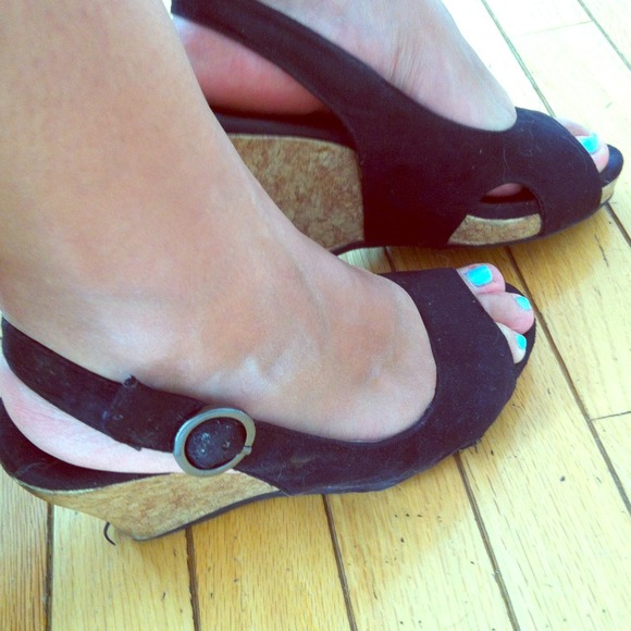 Black Slingback Corkscrew Wedges