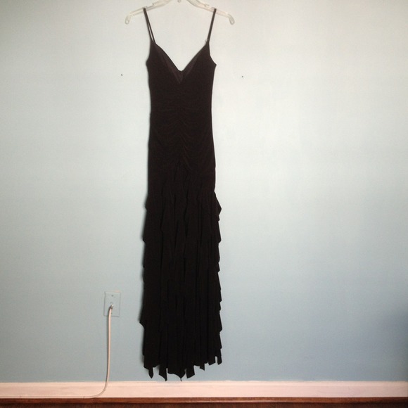 Long black formal dress - Picture 4 of 4