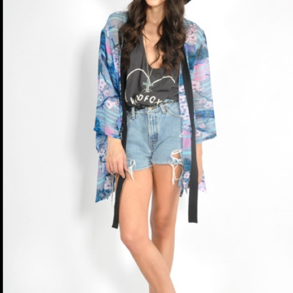 👏Host Pick.  Vintage 80's sheer kimono - Picture 2 of 4