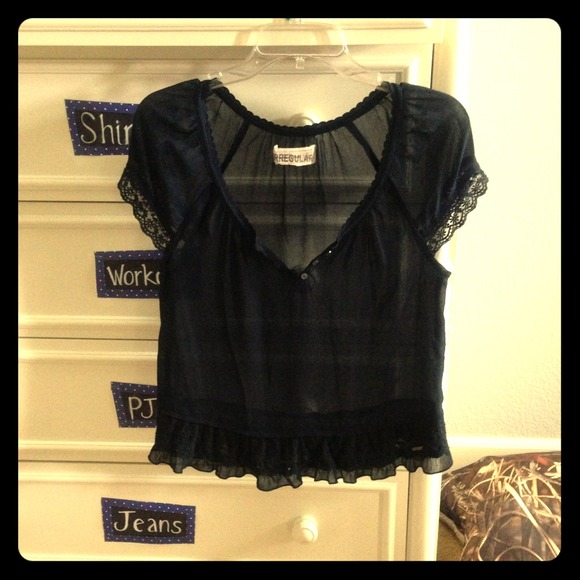 🚫SOLD🚫Abercrombie and Fitch navy blue blouse