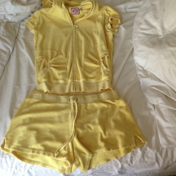 Authentic Juicy Cout. Size L. Super fun REDUCED