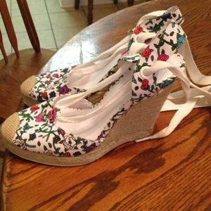 Betseyville Lace up wedges