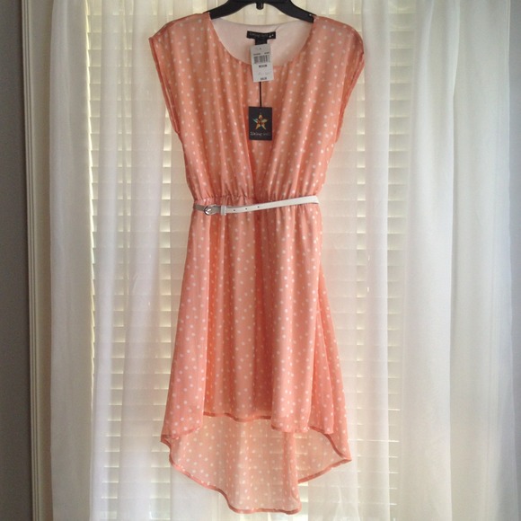 Dresses & Skirts - HOST PICK!! 💞 Peach hi / lo cap sleeve dress