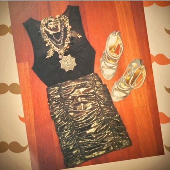 Gold & Black Mini Skirt, Size XS / SM - Picture 1 of 3