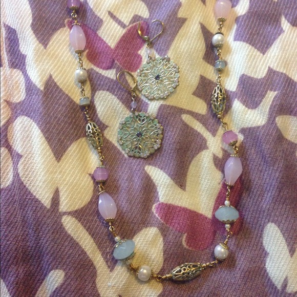 TRADED*** Bundled***~ 2 Necklaces & earrings