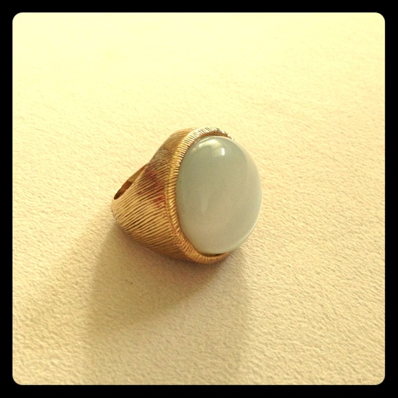 !! Reduced !! $15 a gorgeous ring!