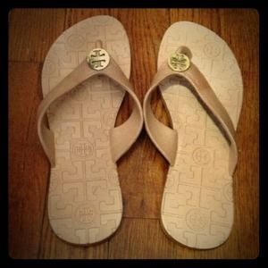 🚫SOLD🚫🌻Tory Burch inspired slippers🌻