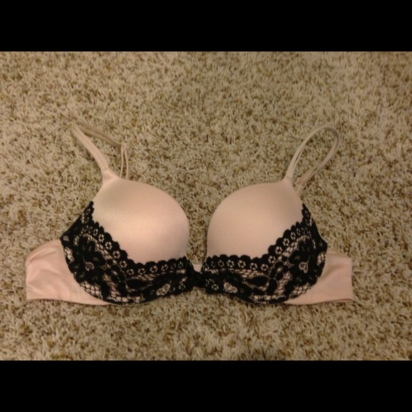 ❤TRADED❤ Victoria's Secret Very Sexy Push-Up Bra