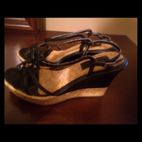 Two toned wedge sandal