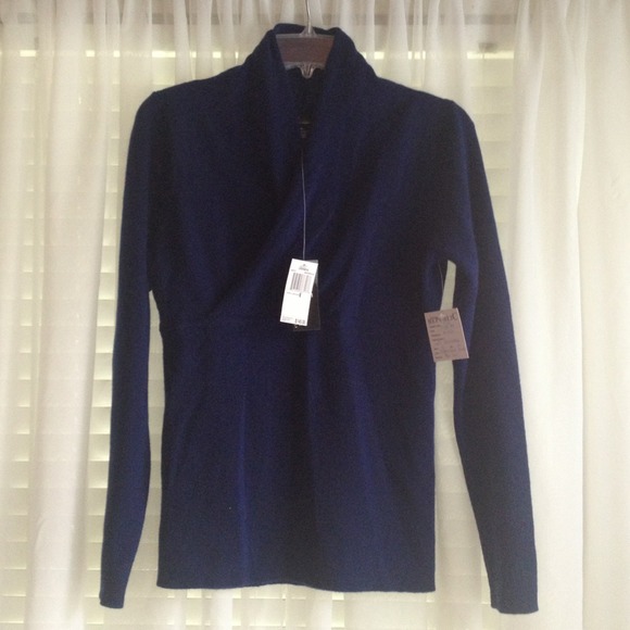 100% CASHMERE Sweater!! Fabulous deal!!