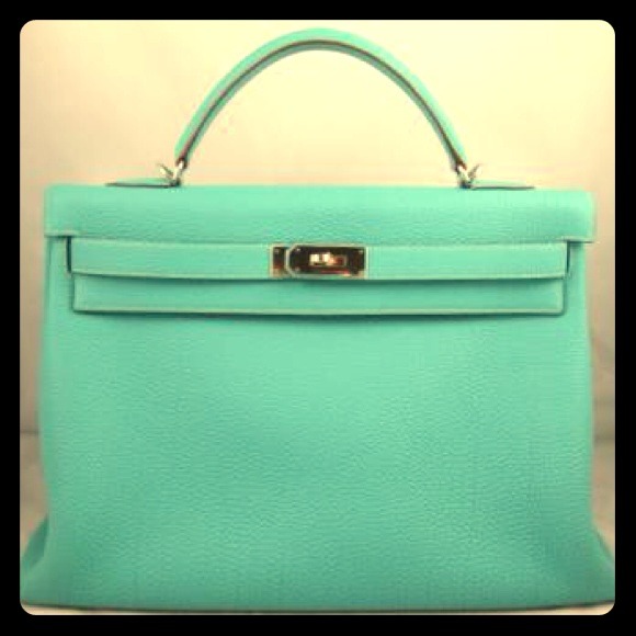 Hermes Kelly 35 in Togo lagoon.