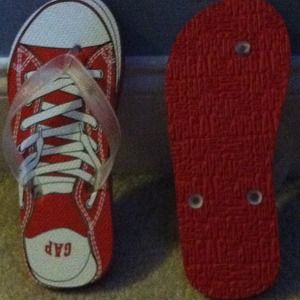 Never been warn Gap flip flops