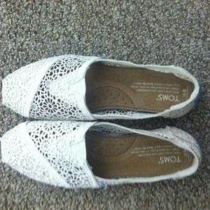 TOMS tan lace