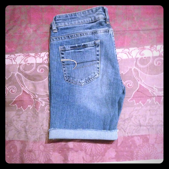 American Eagle Jean Shorts! Size 8