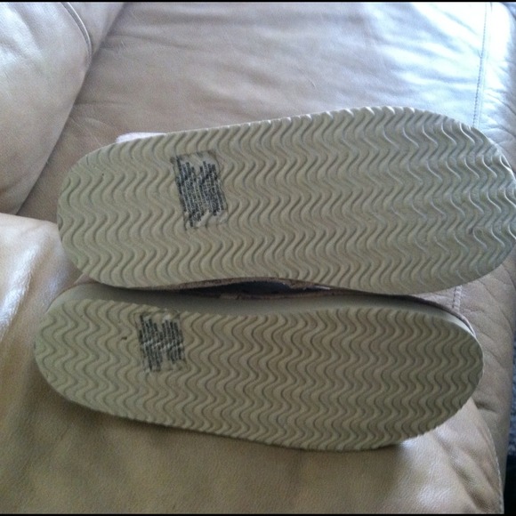 ๐ซ๐ซSOLD๐ซ๐ซ๐CUTE STUDDED TAUPE BOOTS๐ - Picture 3 of 3