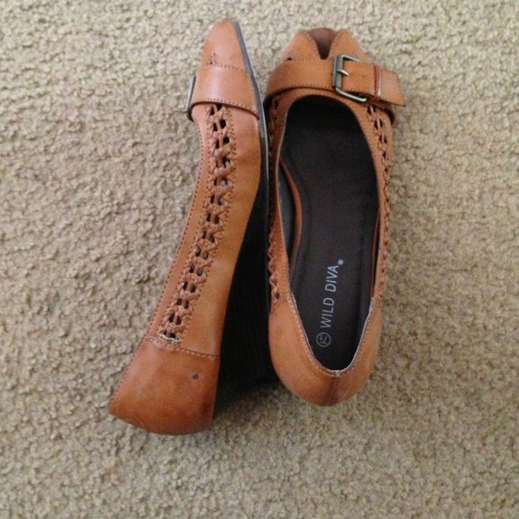 🚫🚫SOLD🚫🚫Peep toe flats size 7.5 - Picture 2 of 4