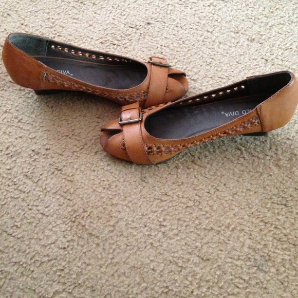🚫🚫SOLD🚫🚫Peep toe flats size 7.5 - Picture 4 of 4