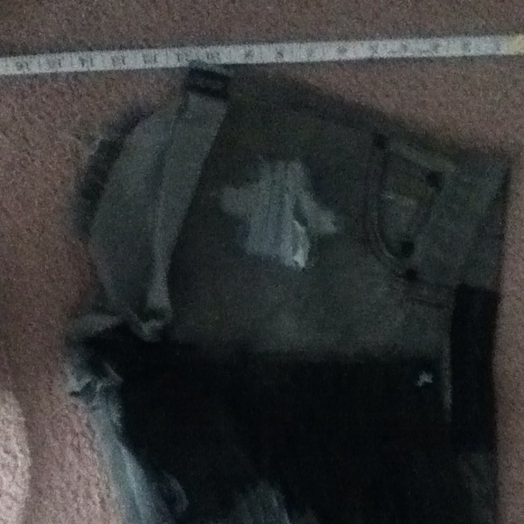 Shorts - Picture 3 of 3