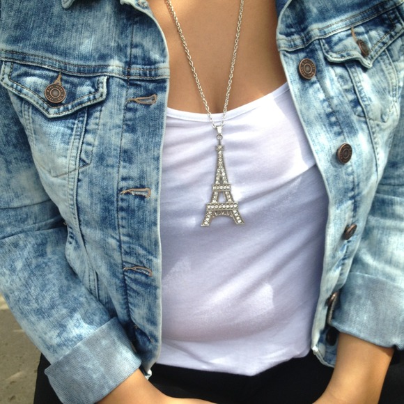 ❌SOLD❌Tower Necklace.
