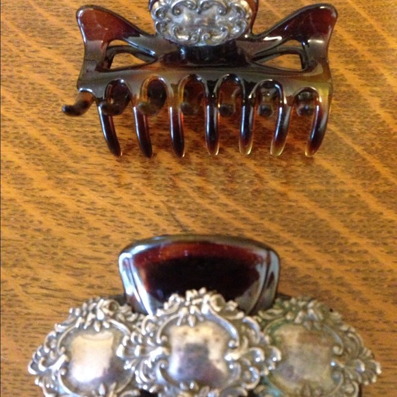 Brighton 🌺Gifted FREE w/purchase 2 Brighton hair clips from Debbie's