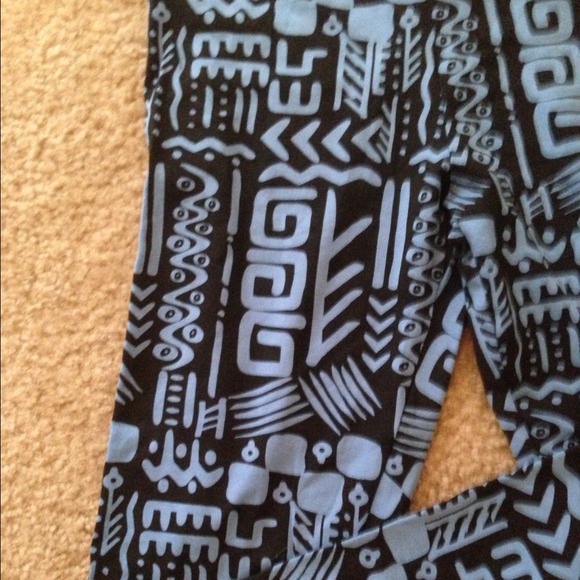 💙💙 blue & black leggings - Picture 3 of 3