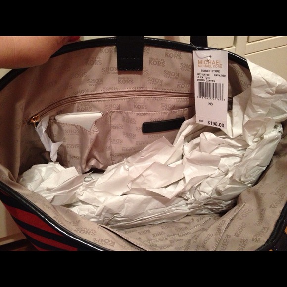 ❌*NEW Michael Kors Summer Canvas Tote*❌Sold❌ - Picture 2 of 3