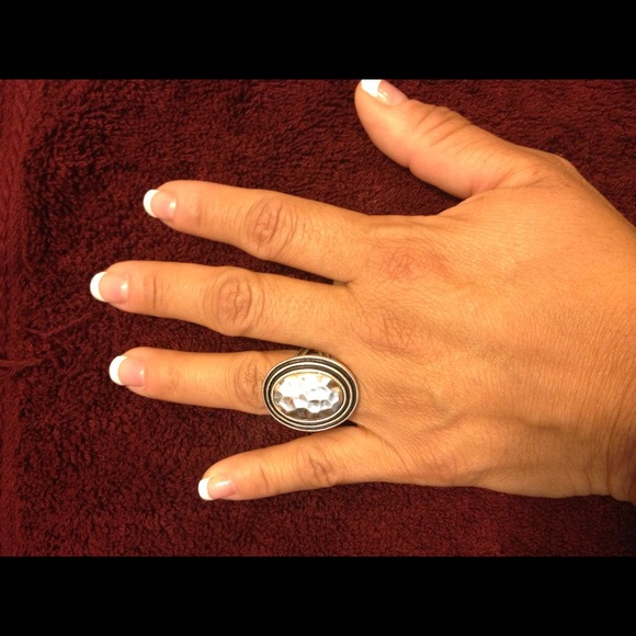 Premier Jewelry, hammered ring - Picture 2 of 3