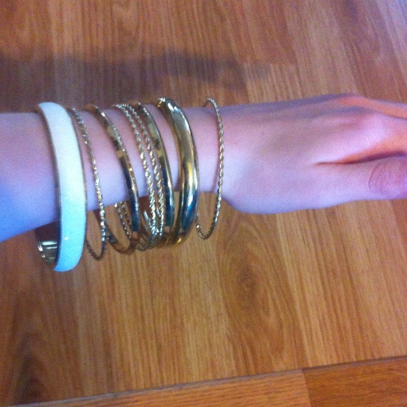 Set of 8 gold bangles