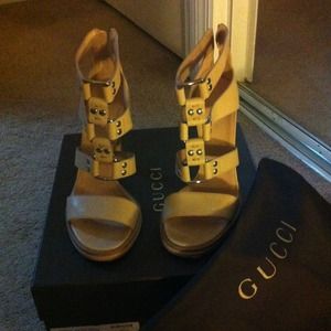 Reduced 💥Gucci high heel platform sandal in sable