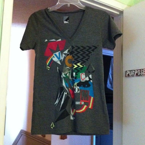 Volcom v neck - Picture 1 of 1