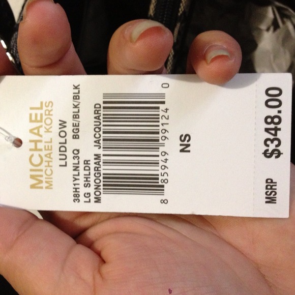 ❎Sold✅Beautiful new Michael Kor bag - Picture 3 of 3