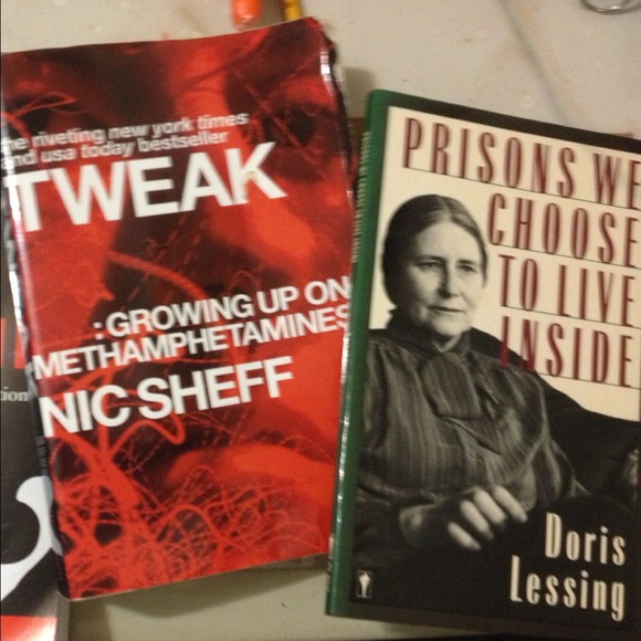 Books - Picture 3 of 4