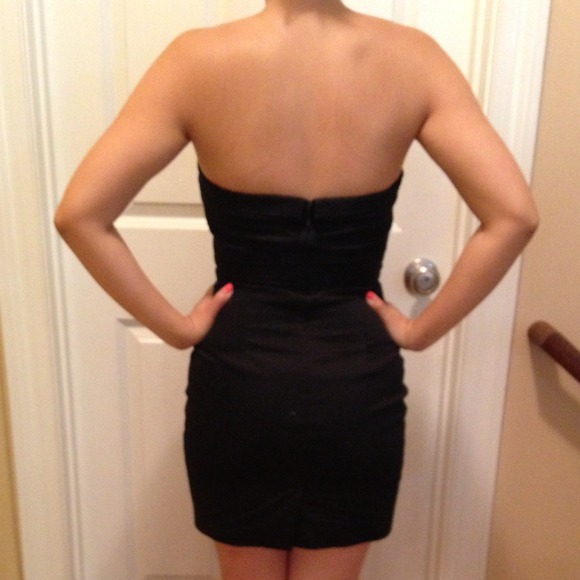 black tube dress w button detail - Picture 2 of 4