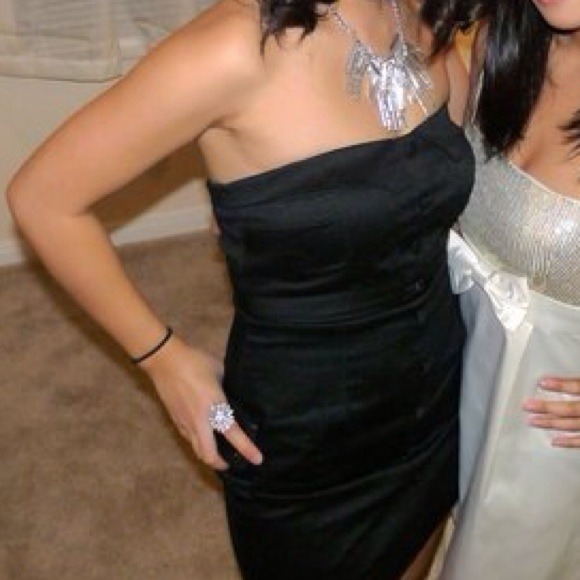black tube dress w button detail - Picture 4 of 4