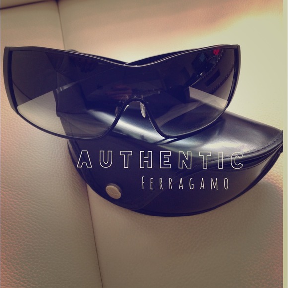 AUTHENTIC Salvatore Ferragamo Sunglasses 1119 501