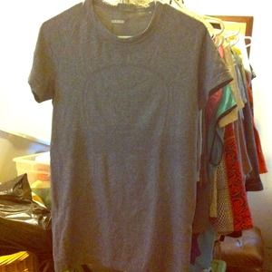 Lululemon runbeam short sleeve top. Super comfy!