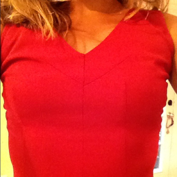 Stunning red dress - Picture 3 of 3