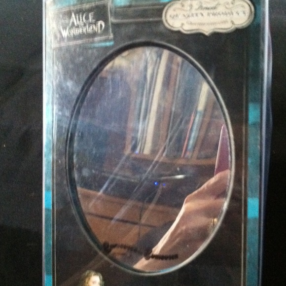 BRAND NEW IN ITS PACKAGE ALICE UNDERLAND MIRROR - Picture 5 of 5