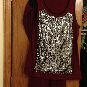 Vera wang sequence top and matching leggings.